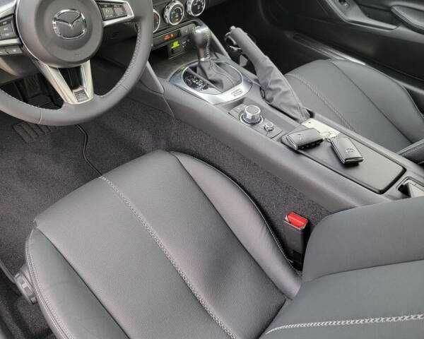 Серый Мазда МХ-5, объемом двигателя 2 л и пробегом 2 тыс. км за 6600 $, фото 11 на Automoto.ua