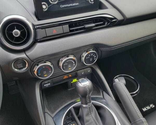 Серый Мазда МХ-5, объемом двигателя 2 л и пробегом 2 тыс. км за 6600 $, фото 14 на Automoto.ua