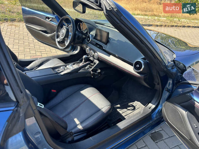 Синій Мазда МХ-5, об'ємом двигуна 2 л та пробігом 70 тис. км за 18900 $, фото 19 на Automoto.ua
