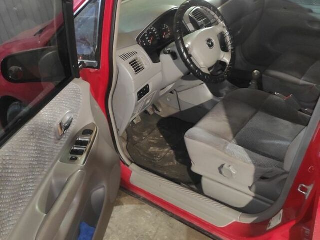 Красный Мазда Премаси, объемом двигателя 1.8 л и пробегом 343 тыс. км за 2700 $, фото 3 на Automoto.ua