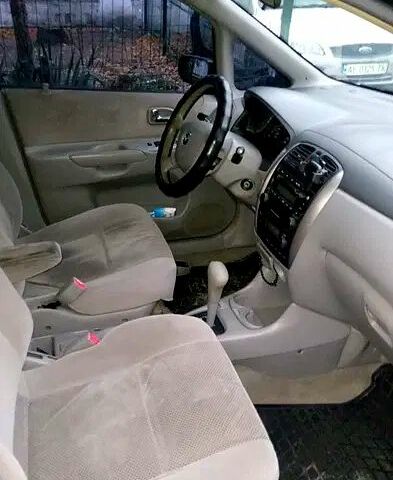 Мазда Премаси, объемом двигателя 2 л и пробегом 300 тыс. км за 3200 $, фото 5 на Automoto.ua