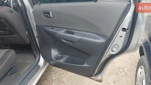 Серый Мазда Премаси, объемом двигателя 2 л и пробегом 250 тыс. км за 2800 $, фото 7 на Automoto.ua