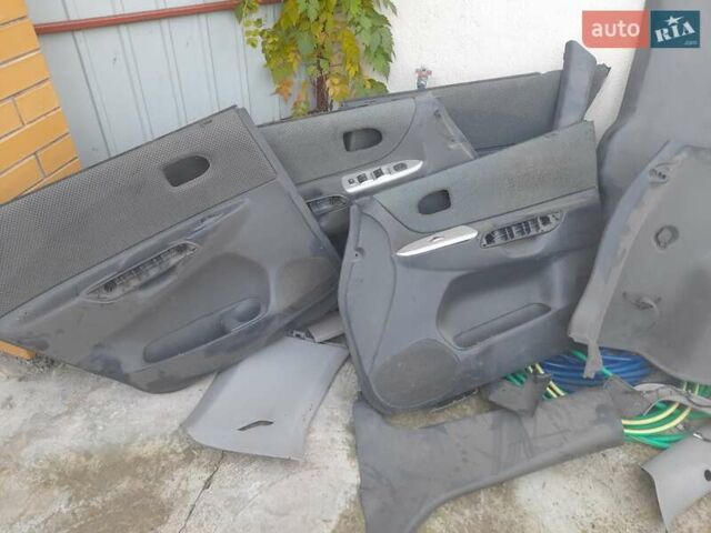 Серый Мазда Премаси, объемом двигателя 2 л и пробегом 270 тыс. км за 3200 $, фото 11 на Automoto.ua