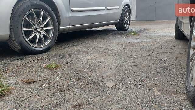 Серый Мазда Премаси, объемом двигателя 2 л и пробегом 250 тыс. км за 2800 $, фото 3 на Automoto.ua