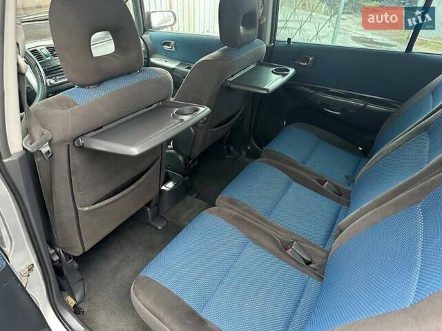 Серый Мазда Премаси, объемом двигателя 2 л и пробегом 290 тыс. км за 3800 $, фото 6 на Automoto.ua