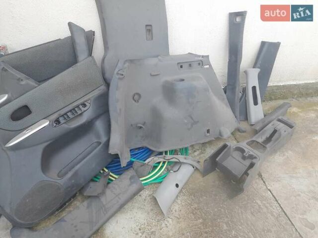 Серый Мазда Премаси, объемом двигателя 2 л и пробегом 270 тыс. км за 3200 $, фото 12 на Automoto.ua