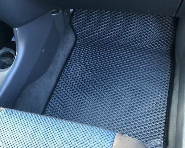 Серый Мазда Премаси, объемом двигателя 2 л и пробегом 290 тыс. км за 3800 $, фото 7 на Automoto.ua