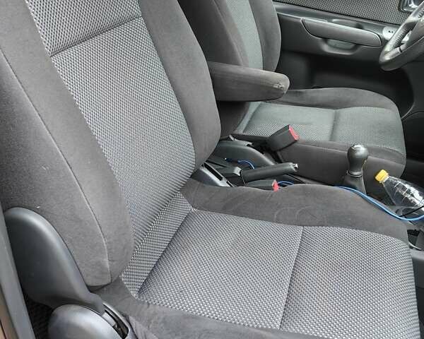 Серый Мазда Премаси, объемом двигателя 1.84 л и пробегом 137 тыс. км за 4350 $, фото 11 на Automoto.ua