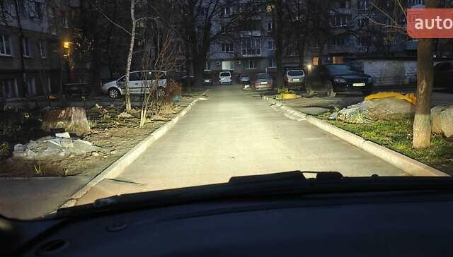 Серый Мазда Премаси, объемом двигателя 1.8 л и пробегом 245 тыс. км за 4500 $, фото 4 на Automoto.ua