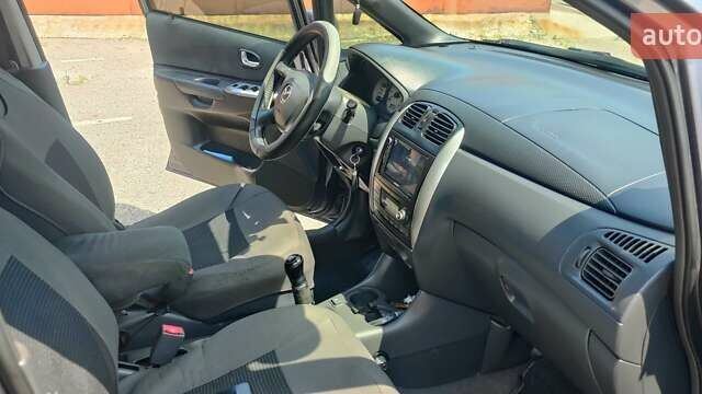 Серый Мазда Премаси, объемом двигателя 1.8 л и пробегом 245 тыс. км за 4500 $, фото 22 на Automoto.ua