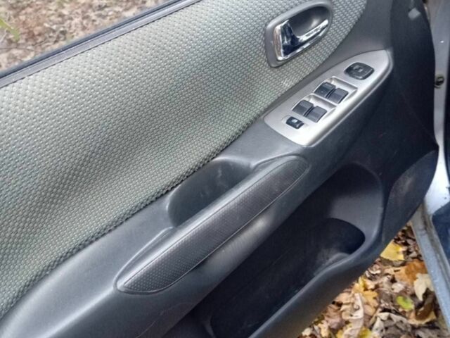 Серый Мазда Премаси, объемом двигателя 1.8 л и пробегом 120 тыс. км за 2000 $, фото 3 на Automoto.ua