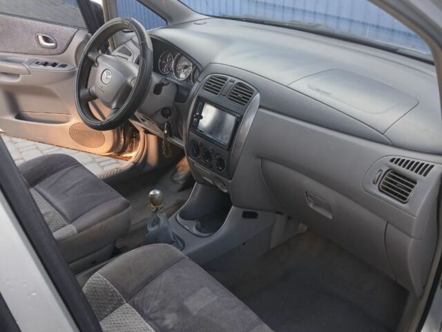 Сірий Мазда Премасі, об'ємом двигуна 2 л та пробігом 280 тис. км за 1800 $, фото 15 на Automoto.ua