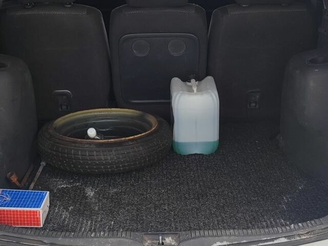 Сірий Мазда Премасі, об'ємом двигуна 1.8 л та пробігом 180 тис. км за 2700 $, фото 7 на Automoto.ua