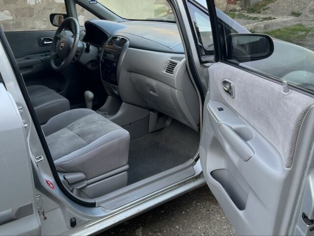 Серый Мазда Премаси, объемом двигателя 2 л и пробегом 290 тыс. км за 1299 $, фото 5 на Automoto.ua