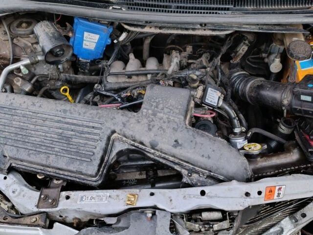 Серый Мазда Премаси, объемом двигателя 1.8 л и пробегом 234 тыс. км за 1800 $, фото 5 на Automoto.ua