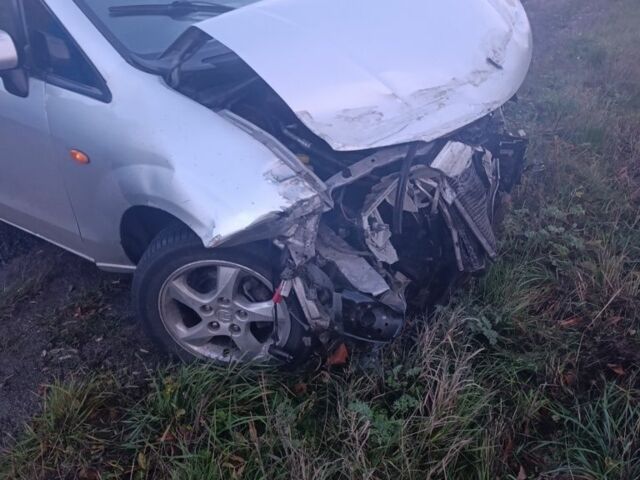 Серый Мазда Премаси, объемом двигателя 1.8 л и пробегом 234 тыс. км за 1800 $, фото 2 на Automoto.ua