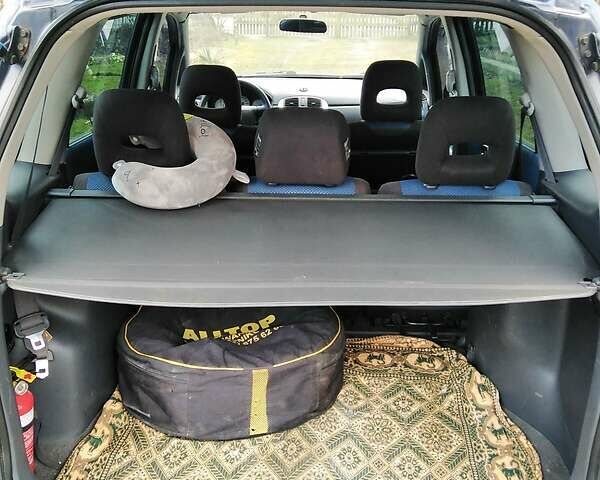 Синий Мазда Премаси, объемом двигателя 1.8 л и пробегом 320 тыс. км за 2200 $, фото 4 на Automoto.ua