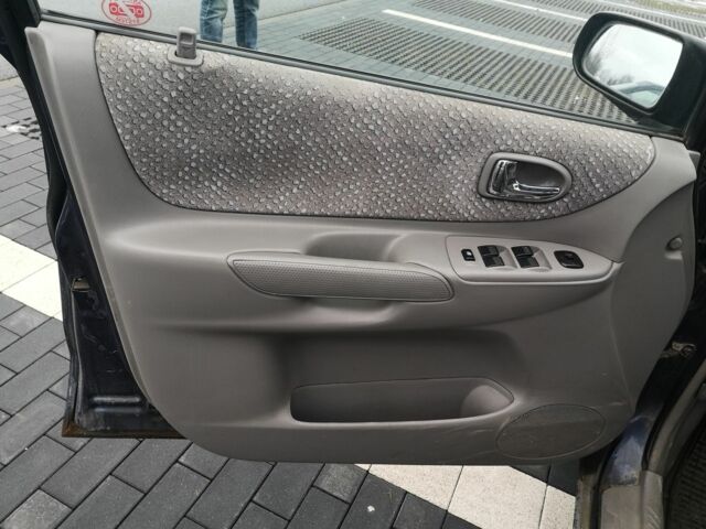 Синій Мазда Премасі, об'ємом двигуна 0 л та пробігом 370 тис. км за 1200 $, фото 8 на Automoto.ua