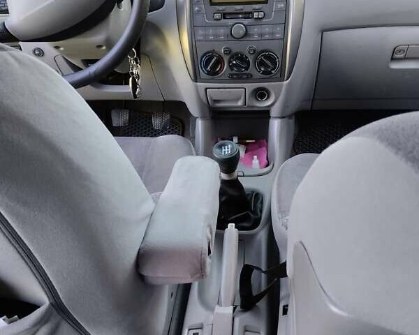 Зеленый Мазда Премаси, объемом двигателя 1.84 л и пробегом 300 тыс. км за 3600 $, фото 3 на Automoto.ua