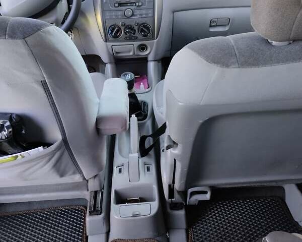 Зеленый Мазда Премаси, объемом двигателя 1.84 л и пробегом 300 тыс. км за 3600 $, фото 2 на Automoto.ua