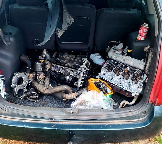 Зелений Мазда Премасі, об'ємом двигуна 2 л та пробігом 0 тис. км за 1200 $, фото 5 на Automoto.ua