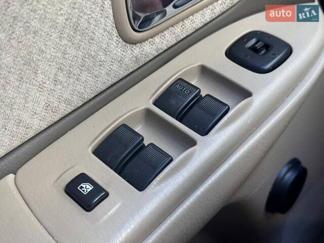 Серый Мазда Протеж, объемом двигателя 2 л и пробегом 85 тыс. км за 3600 $, фото 13 на Automoto.ua