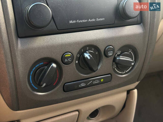 Серый Мазда Протеж, объемом двигателя 2 л и пробегом 85 тыс. км за 3600 $, фото 17 на Automoto.ua