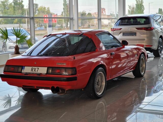Червоний Мазда РХ-7, об'ємом двигуна 1.8 л та пробігом 90 тис. км за 20000 $, фото 2 на Automoto.ua