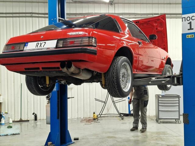 Червоний Мазда РХ-7, об'ємом двигуна 1.8 л та пробігом 90 тис. км за 20000 $, фото 1 на Automoto.ua