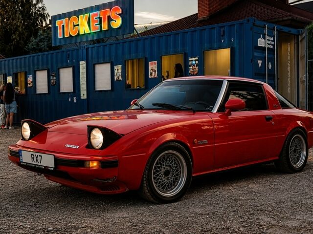 Красный Мазда РХ-7, объемом двигателя 1.8 л и пробегом 90 тыс. км за 10003 $, фото 1 на Automoto.ua