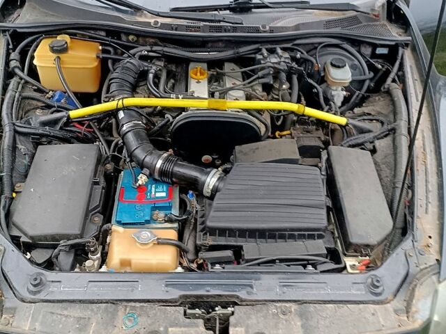 Чорний Мазда РХ-8, об'ємом двигуна 1.8 л та пробігом 147 тис. км за 9600 $, фото 5 на Automoto.ua