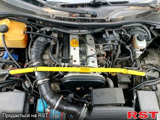 Чорний Мазда РХ-8, об'ємом двигуна 1.8 л та пробігом 147 тис. км за 9600 $, фото 4 на Automoto.ua