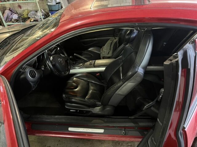 Красный Мазда РХ-8, объемом двигателя 2.6 л и пробегом 57 тыс. км за 6000 $, фото 3 на Automoto.ua