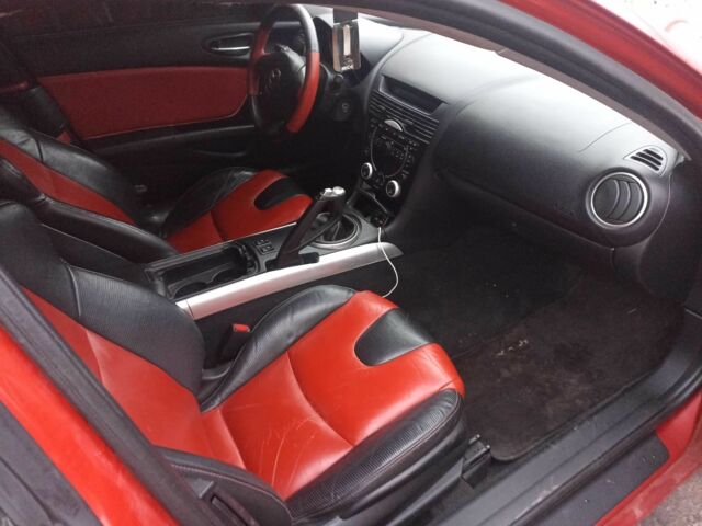 Красный Мазда РХ-8, объемом двигателя 2.5 л и пробегом 180 тыс. км за 3550 $, фото 3 на Automoto.ua