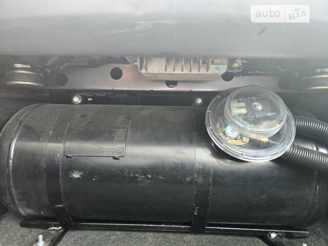 Серый Мазда РХ-8, объемом двигателя 1.3 л и пробегом 130 тыс. км за 10999 $, фото 3 на Automoto.ua