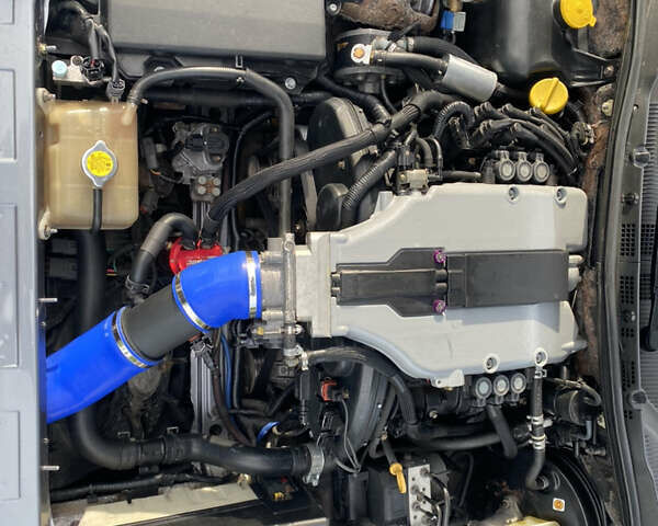 Серый Мазда РХ-8, объемом двигателя 2.5 л и пробегом 206 тыс. км за 7800 $, фото 2 на Automoto.ua