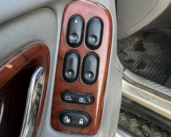 Бежевый Мазда Трибьют, объемом двигателя 3 л и пробегом 222 тыс. км за 4000 $, фото 9 на Automoto.ua