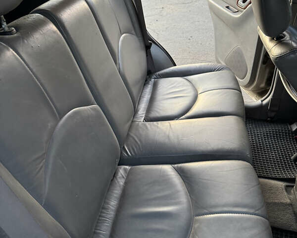 Бежевый Мазда Трибьют, объемом двигателя 3 л и пробегом 222 тыс. км за 4000 $, фото 6 на Automoto.ua