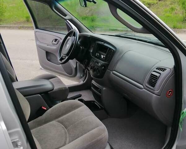 Мазда Трибьют 2002 в Ирпене на Automoto.ua Мазда Трибьют, объемом двигателя 3 л и пробегом 271 тыс. км за 5799 $, фото 9 на Automoto.ua