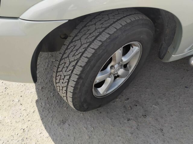 Серый Мазда Трибьют, объемом двигателя 3 л и пробегом 158 тыс. км за 5700 $, фото 5 на Automoto.ua