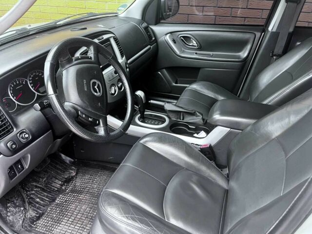 Серый Мазда Трибьют, объемом двигателя 3 л и пробегом 158 тыс. км за 5700 $, фото 7 на Automoto.ua