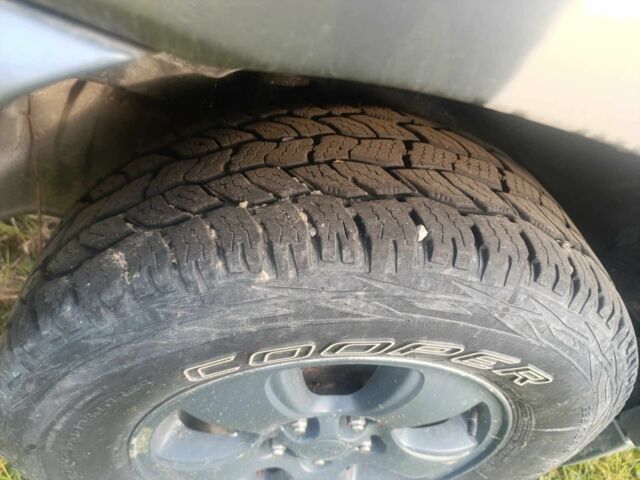 Синий Мазда Трибьют, объемом двигателя 0 л и пробегом 200 тыс. км за 2100 $, фото 4 на Automoto.ua