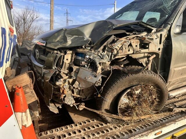 Зеленый Мазда Трибьют, объемом двигателя 3 л и пробегом 219 тыс. км за 2000 $, фото 5 на Automoto.ua