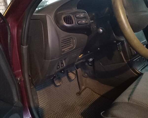 Червоний Мазда Кседос 6, об'ємом двигуна 2 л та пробігом 280 тис. км за 2800 $, фото 2 на Automoto.ua