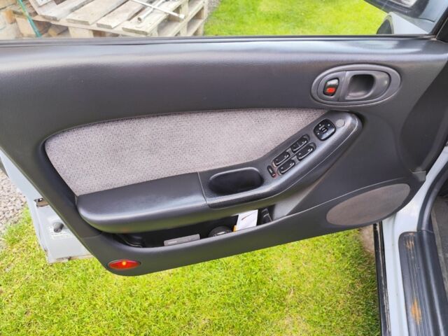 Серый Мазда Кседос 6, объемом двигателя 1.6 л и пробегом 343 тыс. км за 1800 $, фото 11 на Automoto.ua