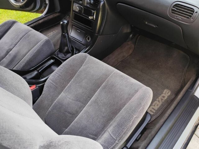 Серый Мазда Кседос 6, объемом двигателя 1.6 л и пробегом 343 тыс. км за 1800 $, фото 9 на Automoto.ua