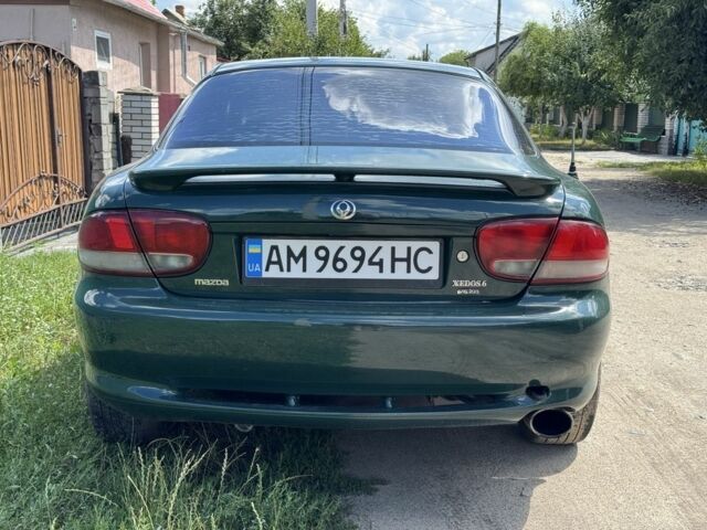 Зелений Мазда Кседос 6, об'ємом двигуна 2 л та пробігом 490 тис. км за 2000 $, фото 4 на Automoto.ua