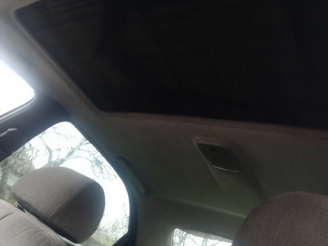 Зелений Мазда Кседос 6, об'ємом двигуна 2 л та пробігом 353 тис. км за 1700 $, фото 9 на Automoto.ua