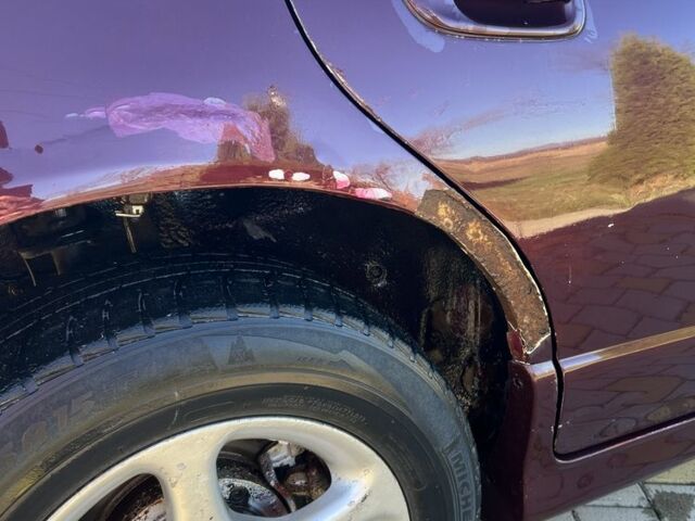 Красный Мазда Кседос 9, объемом двигателя 2.5 л и пробегом 200 тыс. км за 1850 $, фото 6 на Automoto.ua