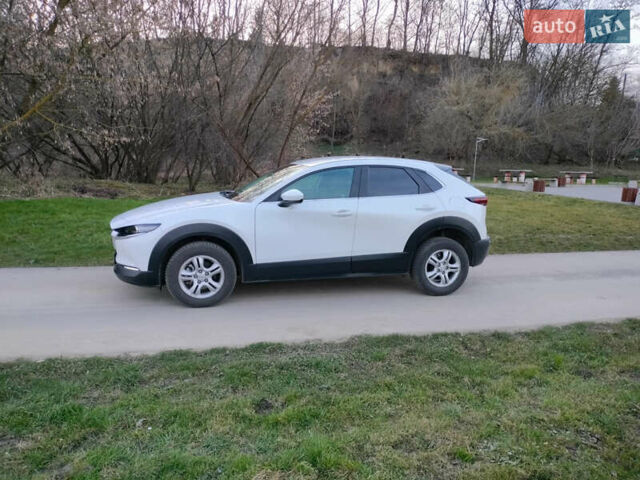 Белый Мазда CX-30, объемом двигателя 2 л и пробегом 115 тыс. км за 18300 $, фото 13 на Automoto.ua